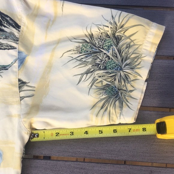 Tommy Bahama Hawaiian - Picture 11 of 14